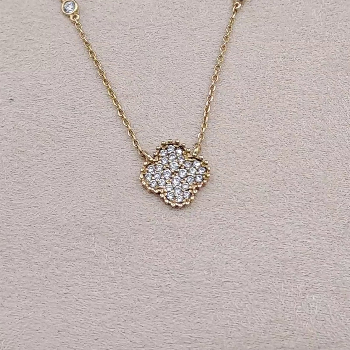 Collier Or Rose - Pendentif Trèfle Pavé de Pierres – or 18 carats | Tariki