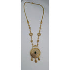 Sautoir Beldi Or Jaune - Pendentif Rond Ajouré Ciselé, Pierre Verte, Pampilles – or 18 carats | Tariki