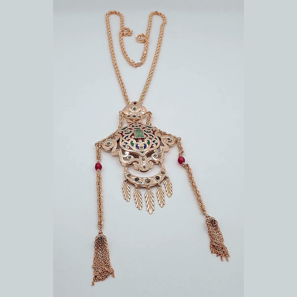 Sautoir Beldi Or Rose - Pendentif Ajouré Serti de Pierres Rouges et Vertes, Pompons – or 18 carats | Tariki