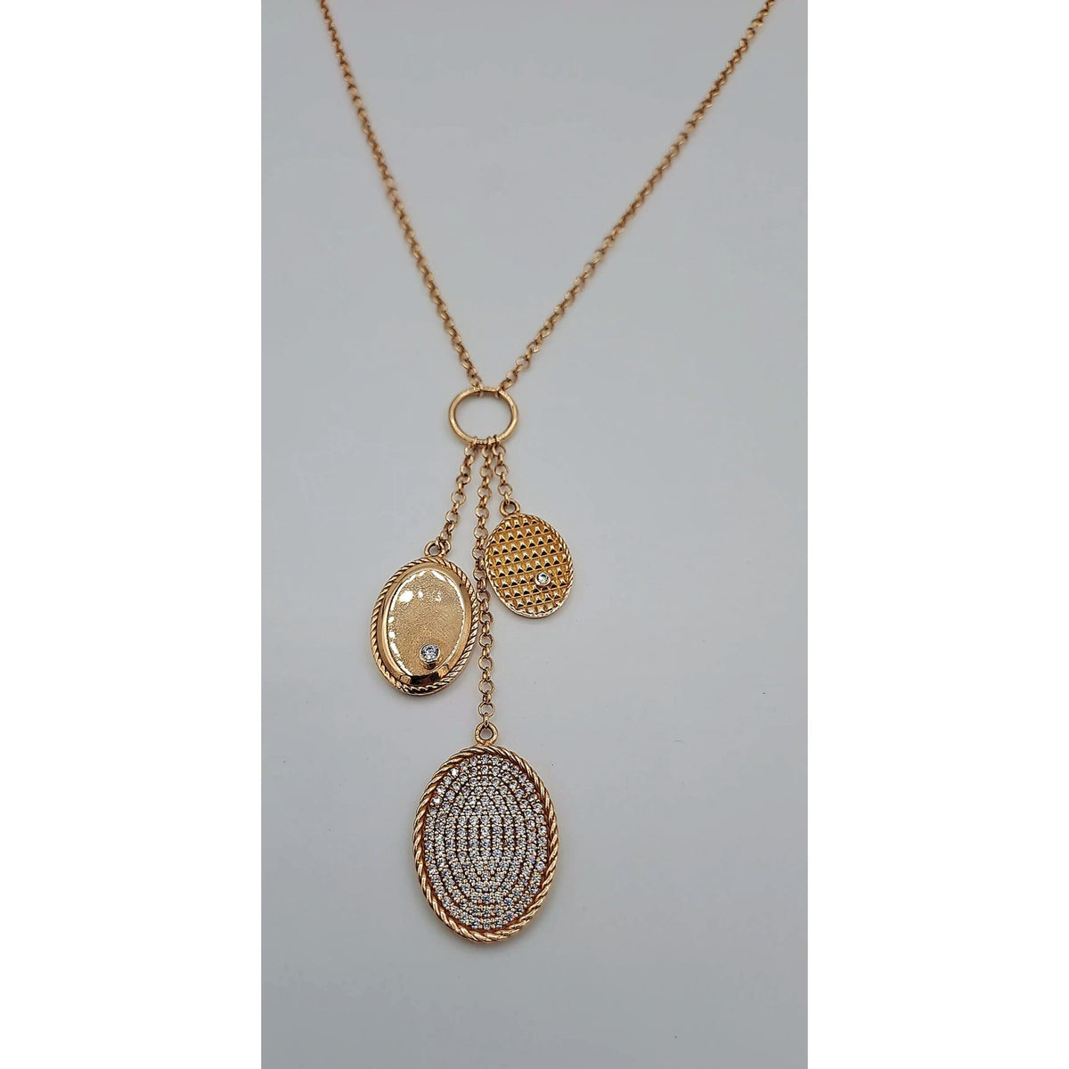 Sautoir Or Rose - Trois Médailles Ovales Serties et Ciselées – or 18 carats | Tariki